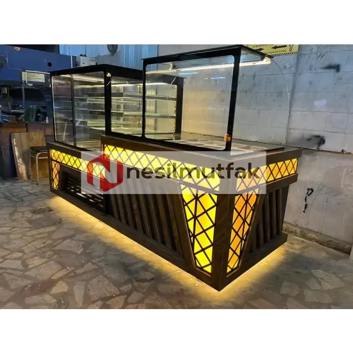 Pasta Tatlı Dolabı ve Kahvaltı Bölümü