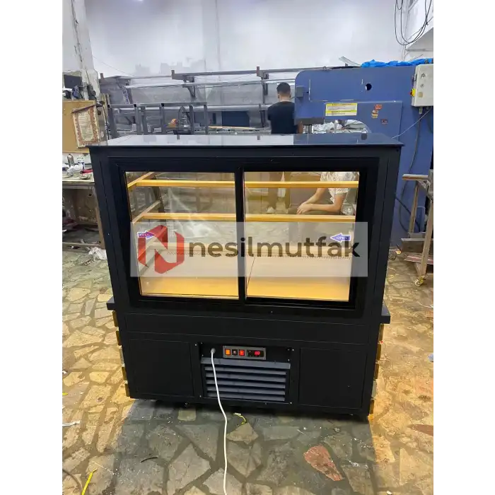 Pasta Teşhir Dolabı Ahşap Dekorlu