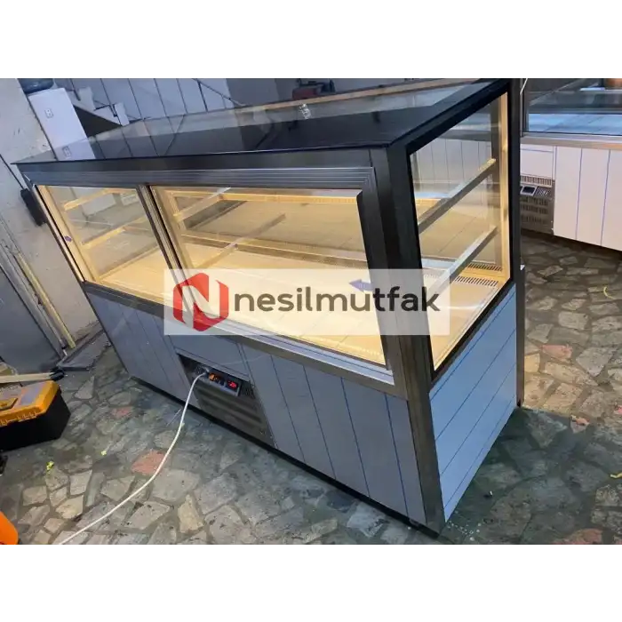 Pasta Teşhir Dolabı Ön Ahşap Modeli