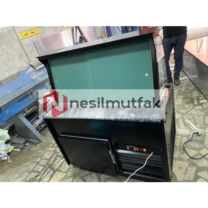 Waffle Dolabı Önü Taş Dekorlu