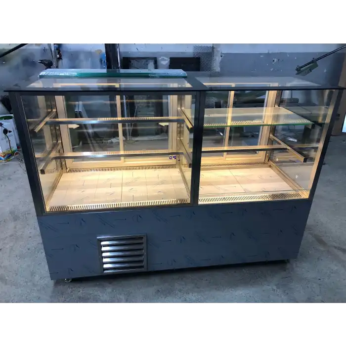 PASLANMAZ PASTA VE TATLI DOLABI