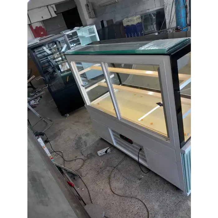 PASTA VE TATLI DOLABI