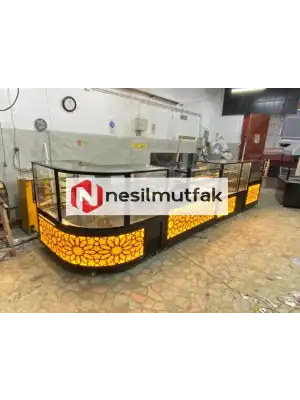 Böreklik Baklava ve Pasta Dolabı Sarı Dekor Model