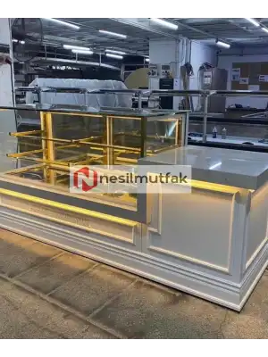 Pasta Dolabı Beyaz Dekor ve Çalışma Tezgahlı