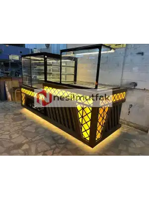 Pasta Tatlı Dolabı ve Kahvaltı Bölümü