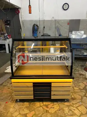 Pasta Teşhir Dolabı Ahşap Dekorlu