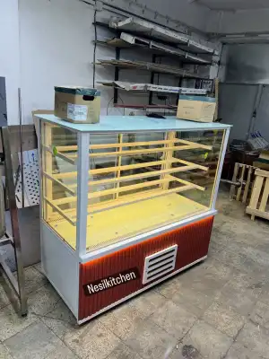 Pasta Tatlı Dolabı Kırmızı Model