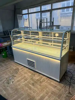 Pasta Tatlı Dolabı