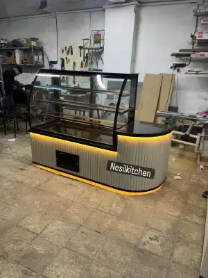 Banko ve Pasta Dolabı
