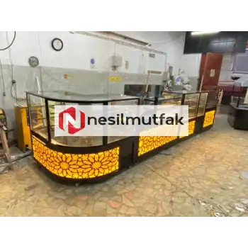 Böreklik Baklava ve Pasta Dolabı Sarı Dekor Model