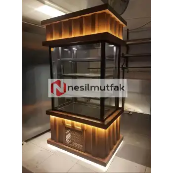 Dik Model Ahşap Dekorlu Pasta Dolabı