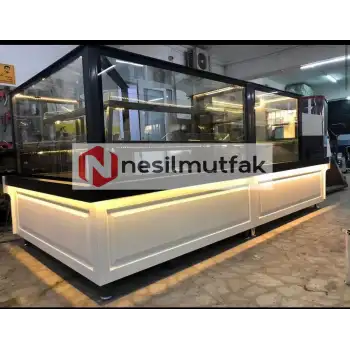 Pasta Dolabı Beyaz Ahşap Dekorlu