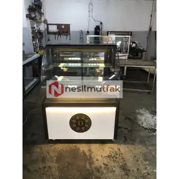 Pasta Dolabı Bombe Camlı Beyaz Model