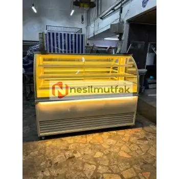 Pasta Tatlı Dolabı Bombe Camlı