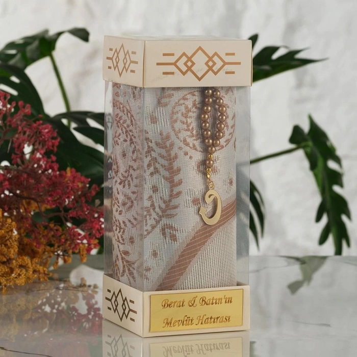 İsme Özel Silindir Kutu İçerisinde Gold Renkli Seccade ve Tesbih