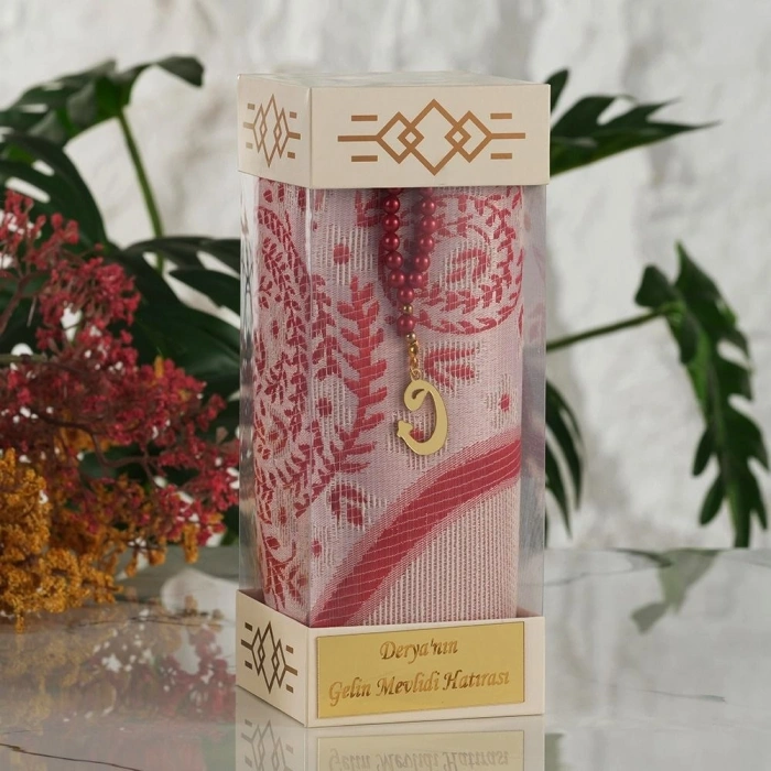 İsme Özel Silindir Kutu İçerisinde Bordo Renkli Seccade ve Tesbih