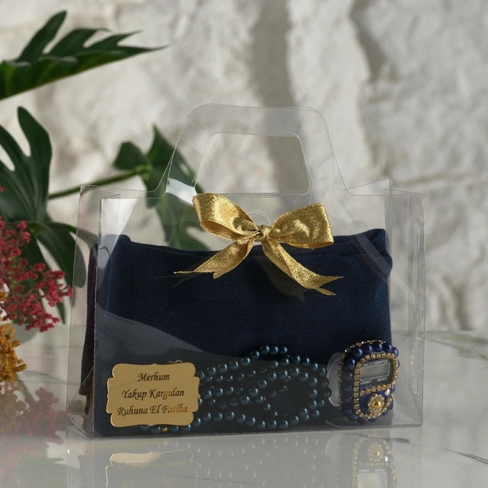Asetat Çanta İçerisinde İsme Özel Lacivert Renkli Eşarp, Tesbih ve Zikirmatik Seti