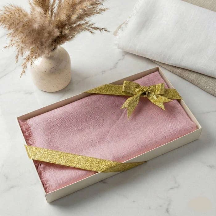 Hediyelik Kutuda Pembe Renkli Flamlı Pamuk Eşarp