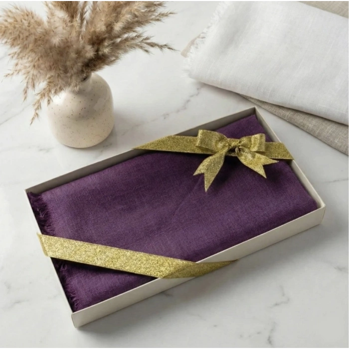 Hediyelik Kutuda Mor Renkli Flamlı Pamuk Eşarp
