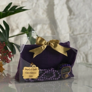 Asetat Çanta İçerisinde İsme Özel Mor Renkli Eşarp, Tesbih ve Zikirmatik Seti