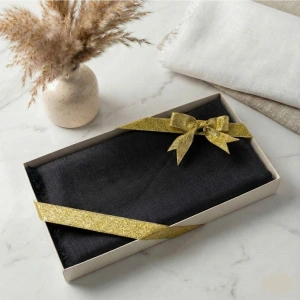 Hediyelik Kutuda Siyah Renkli Flamlı Pamuk Eşarp