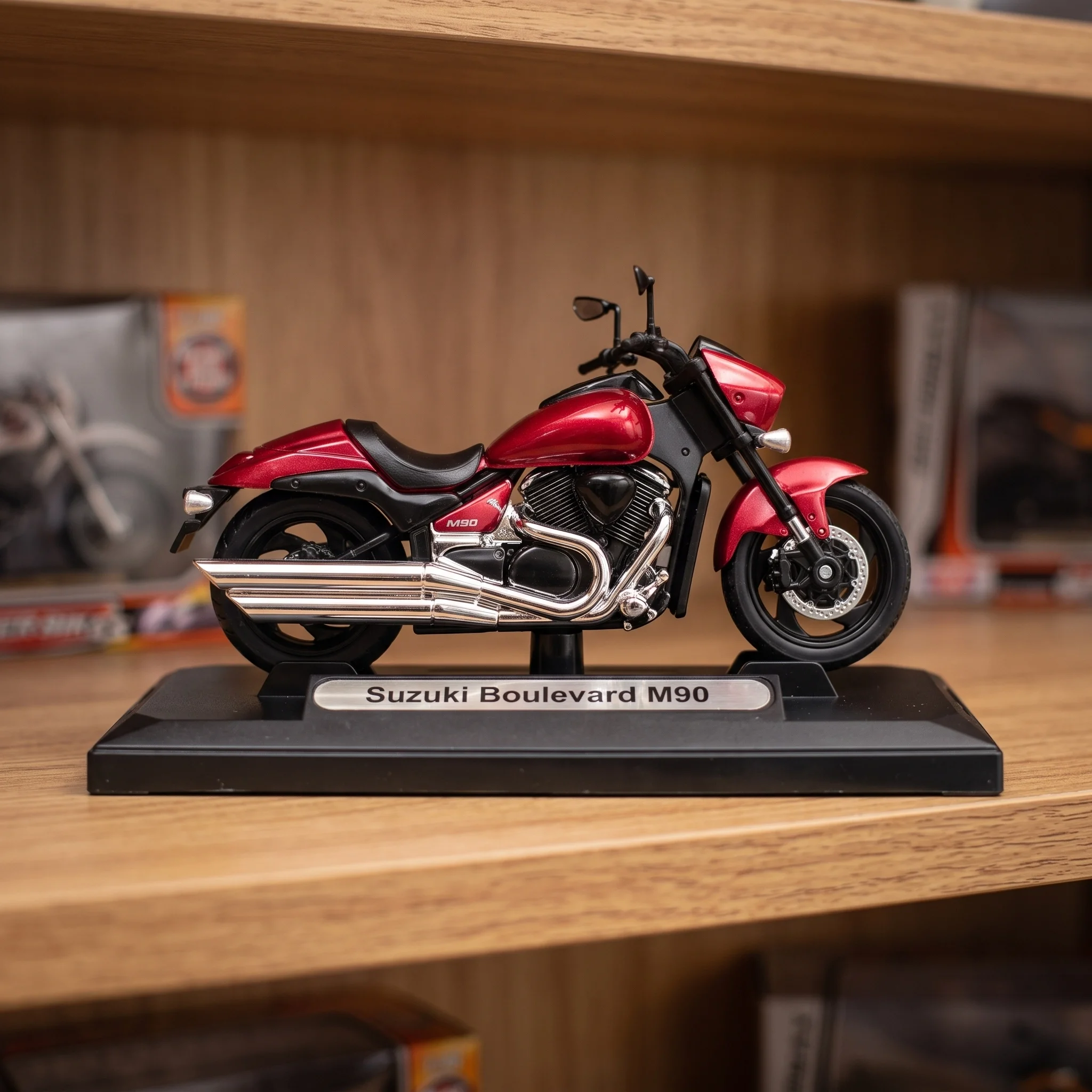 1:18 Lisanslı Metal Suzuki Boulevard M90 Model Motorsiklet