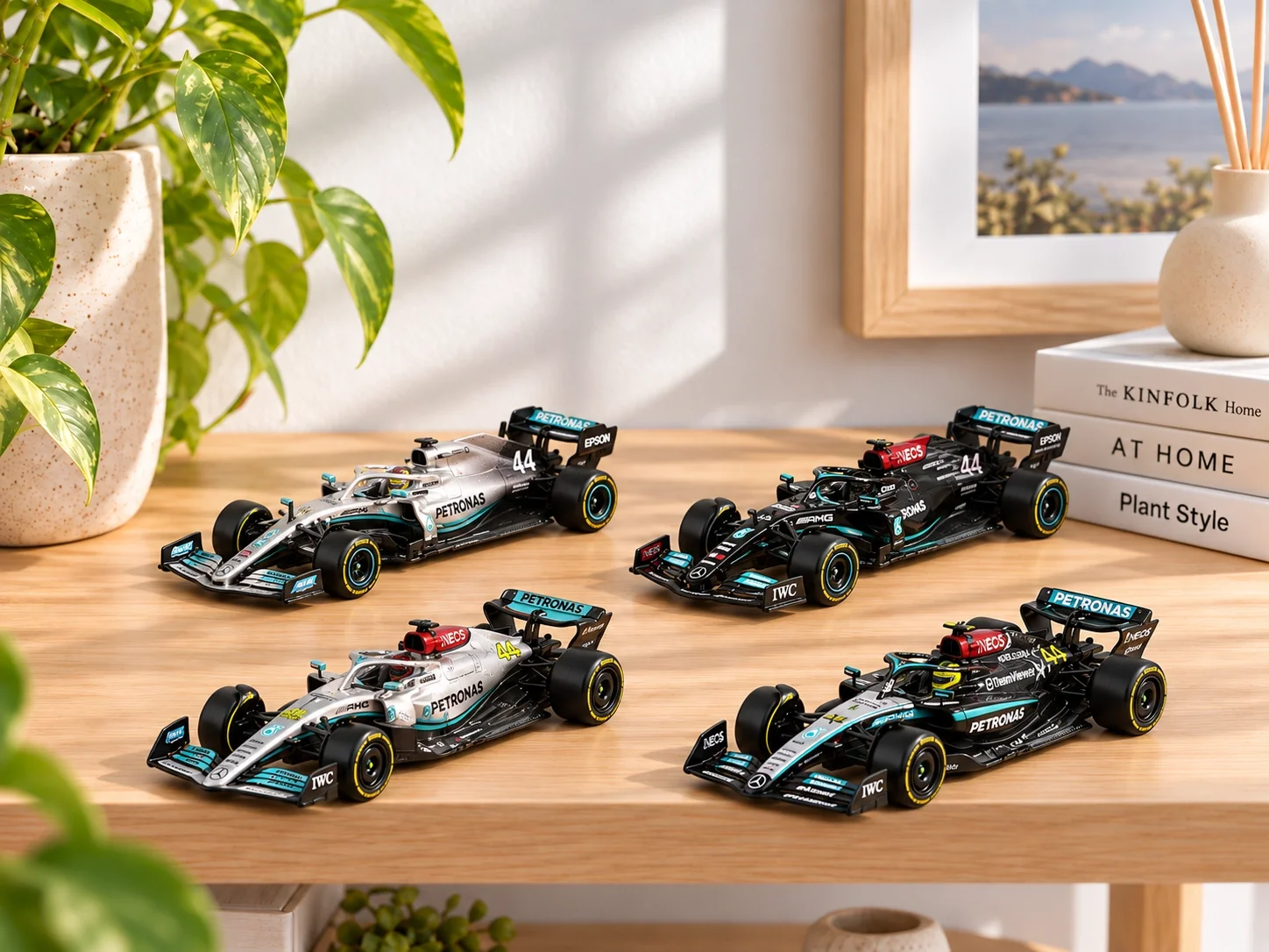 1:43 Mercedes AMG Petronas Formula 1 Racing 4’lü Model Araba Set