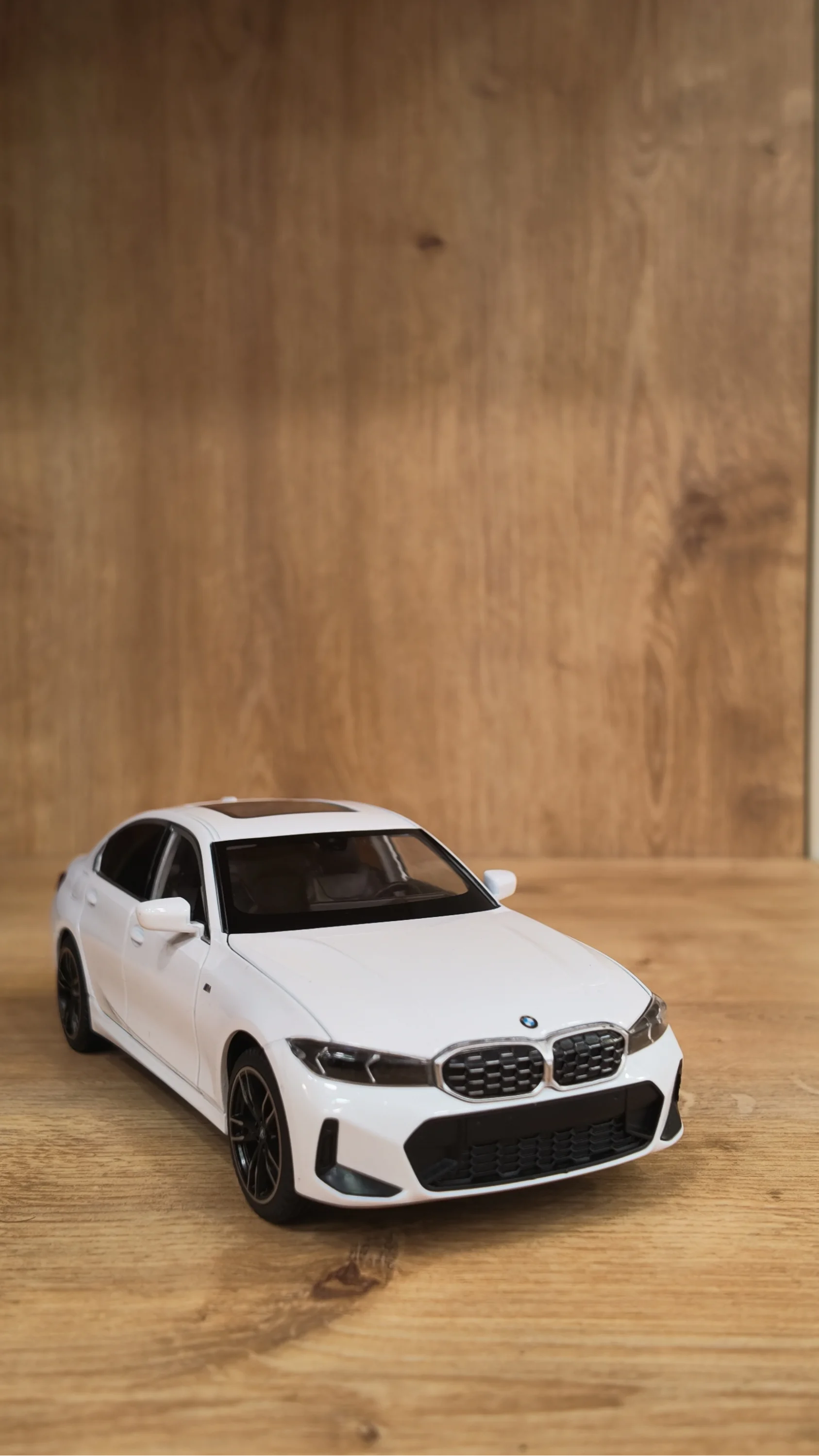 Lisanslı 1:24 BMW 3.25 Li Metal Model Araba