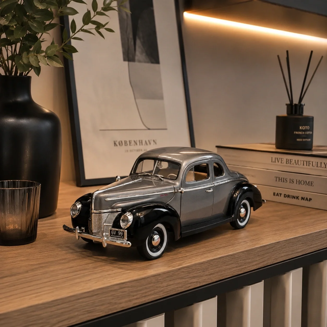 Lisanslı 1:18 1940 Ford Deluxe Metal Model Araba