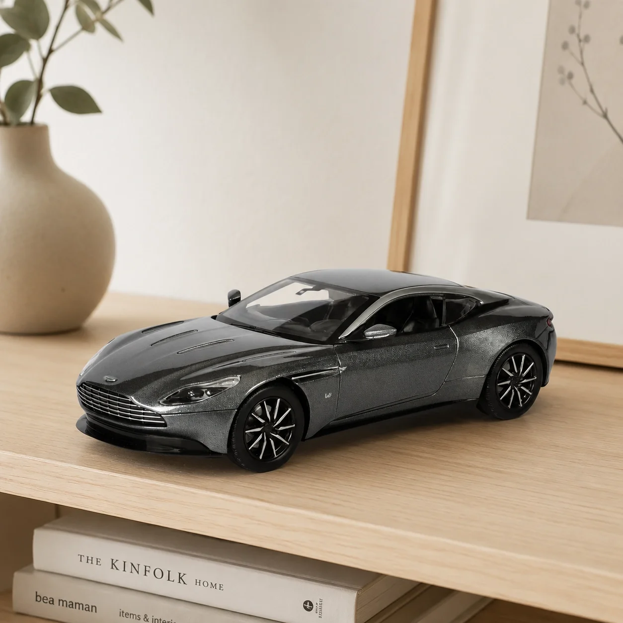 Lisanslı 1:24 Aston Martin DB11 Metal Model Araba
