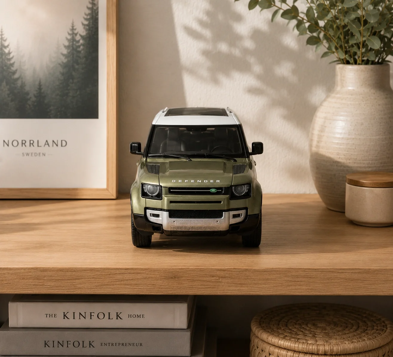 Lisanslı 2020 Land Rover Defender 1:24 Metal Model Araba