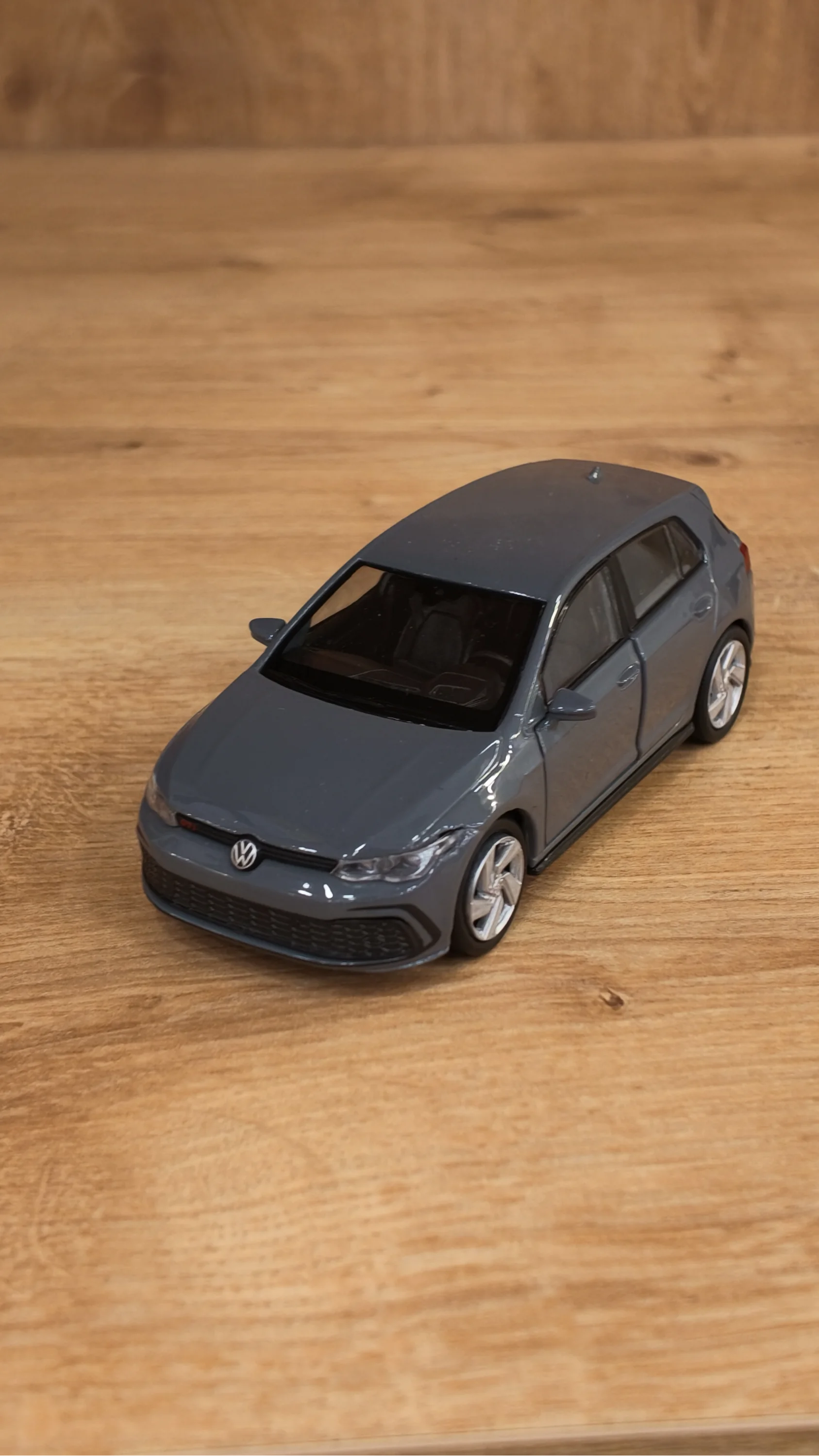 Lisanslı VW Golf 8 GTI Metal Model Araba