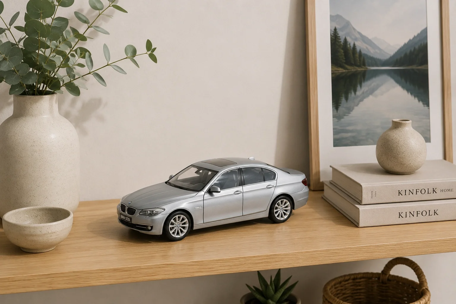 Lisasnlı BMW 535i 1:24 Metal Model Araba