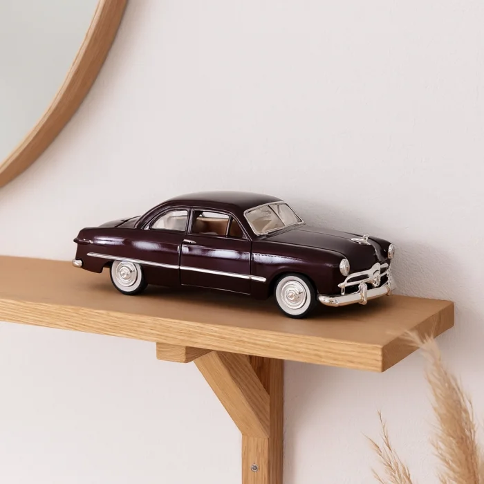 Lisanslı 1:24 1949 Ford Coupe