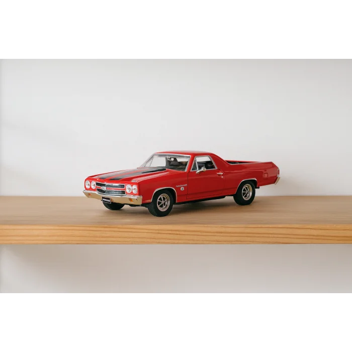 Lisanslı 1:24 1970 Chevy El Camino