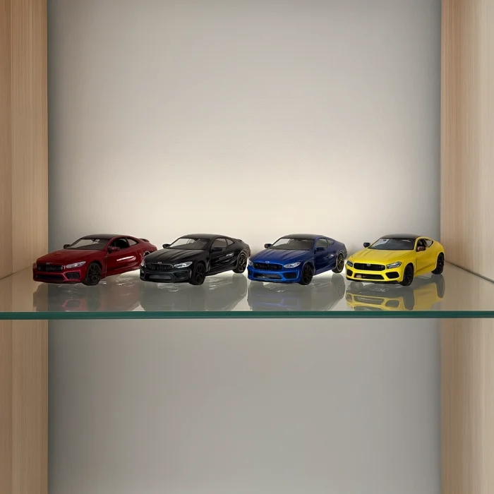 Lisanslı Çek Bırak BMW M8 1:34