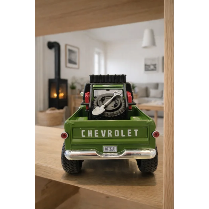 Lisanslı Chevrolet 1958 Off-Road Apache Fleetside 1:24