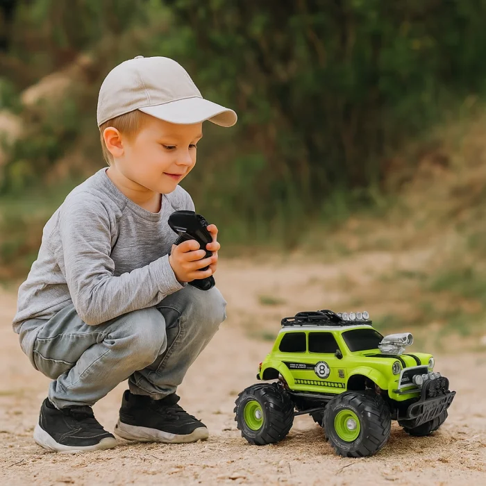 Uzaktan Kumandalı Full Fonksiyon 1:18 Şarjlı 2.4G Sevimli Off-Road Mini Araba