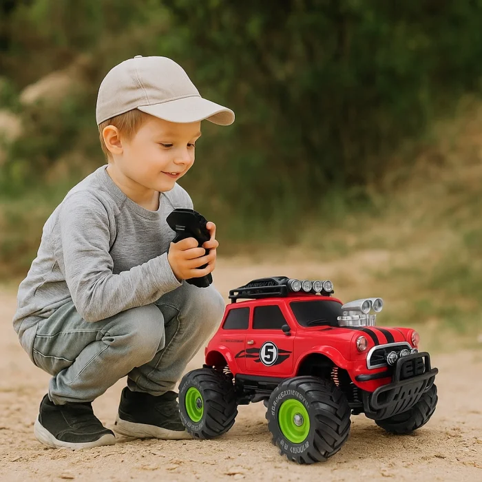 Uzaktan Kumandalı Full Fonksiyon 1:18 Şarjlı 2.4G Sevimli Off-Road Mini Araba