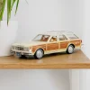 Lisanslı 1:24 1979 Chrysler Lebaron Town & Country