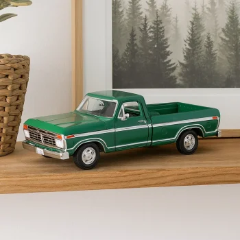 Lisanslı 1:24 1977 Ford F-150 Custom