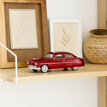 Lisanslı 1:24 1949 Mercury Coupe