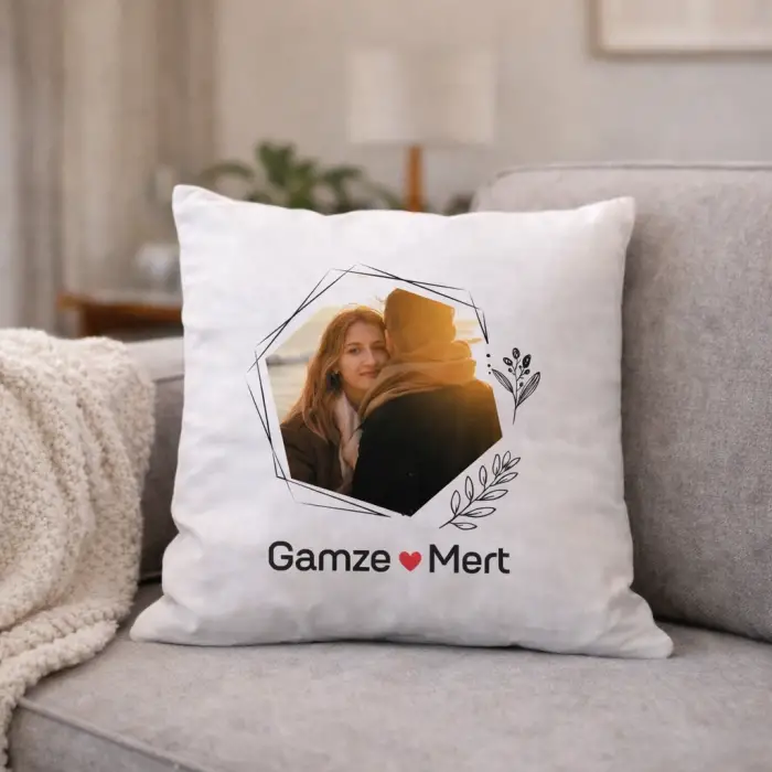 Sevgiliye Özel Fotoğraf ve İsim Baskılı Hediye Dekoratif Yastık