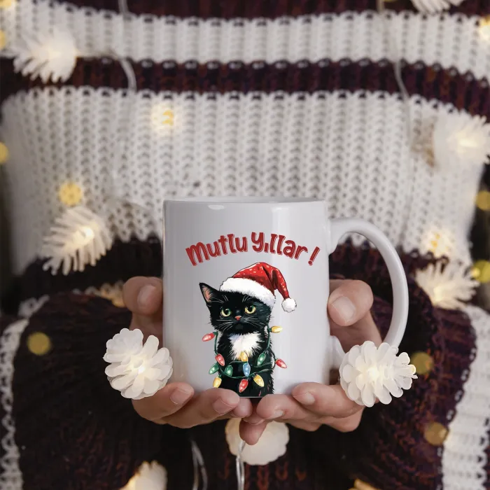 Sevimli Yeni Yıl Kedi Tasarımlı Kupa