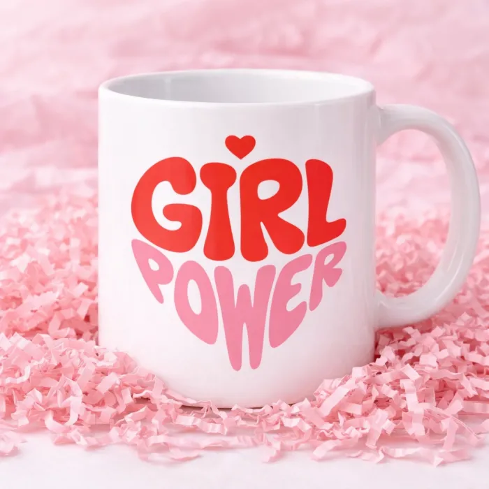 Girl Power – Pembe Kalp Tasarımlı Kupa
