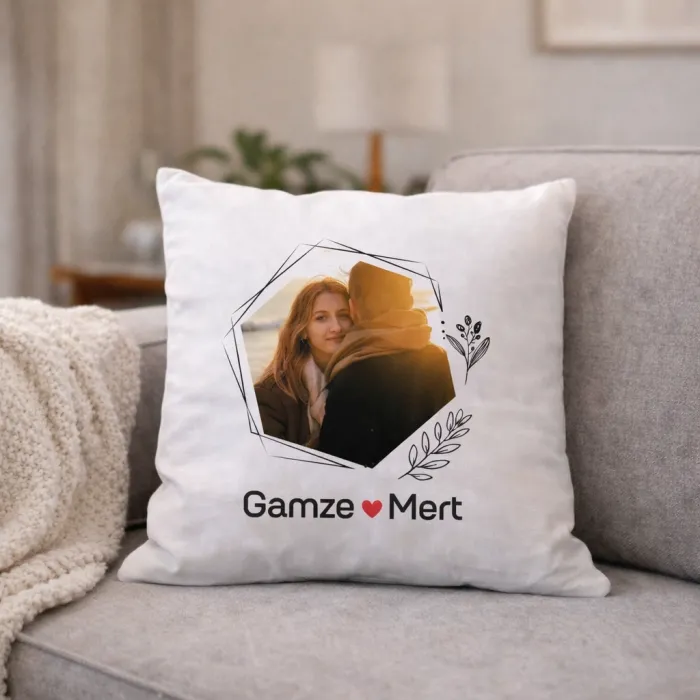 Sevgiliye Özel Fotoğraf ve İsim Baskılı Hediye Dekoratif Yastık