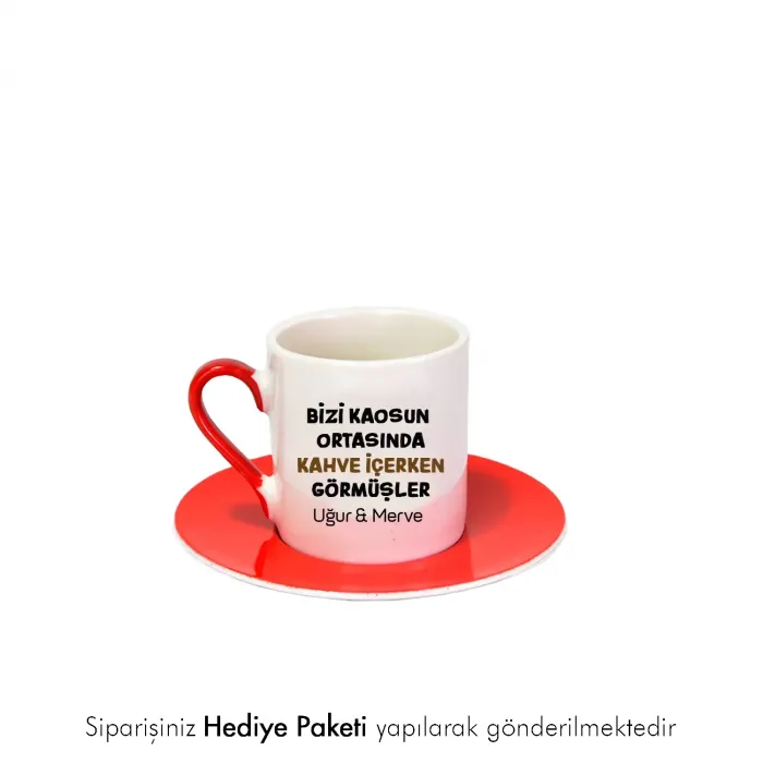 Kahve İçerken Görmüşler Temalı Kişiye Özel İsimli Hediye Kırmızı Fincan