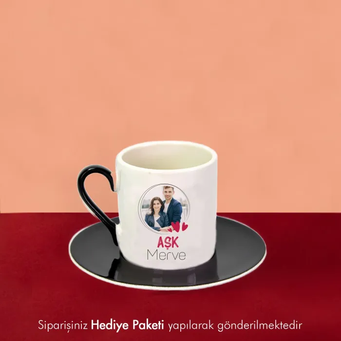 2’Li Siyah İsim ve Tarihli Aşk Fincanı Seti (Çikolata HEDİYELİ)