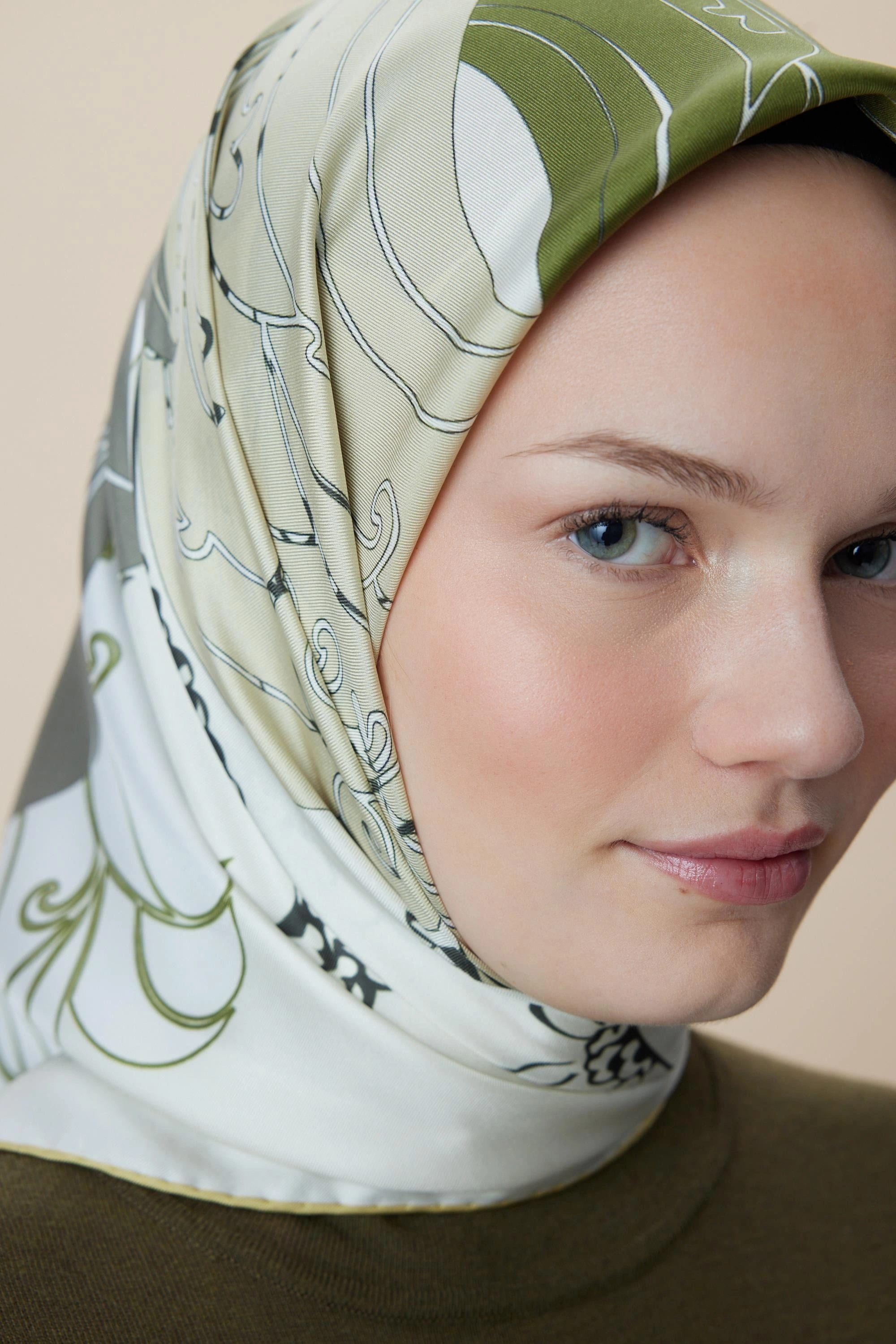 Maisa SAFİ TİVİL İPEK EŞARP 90*90 CM - YEŞİL