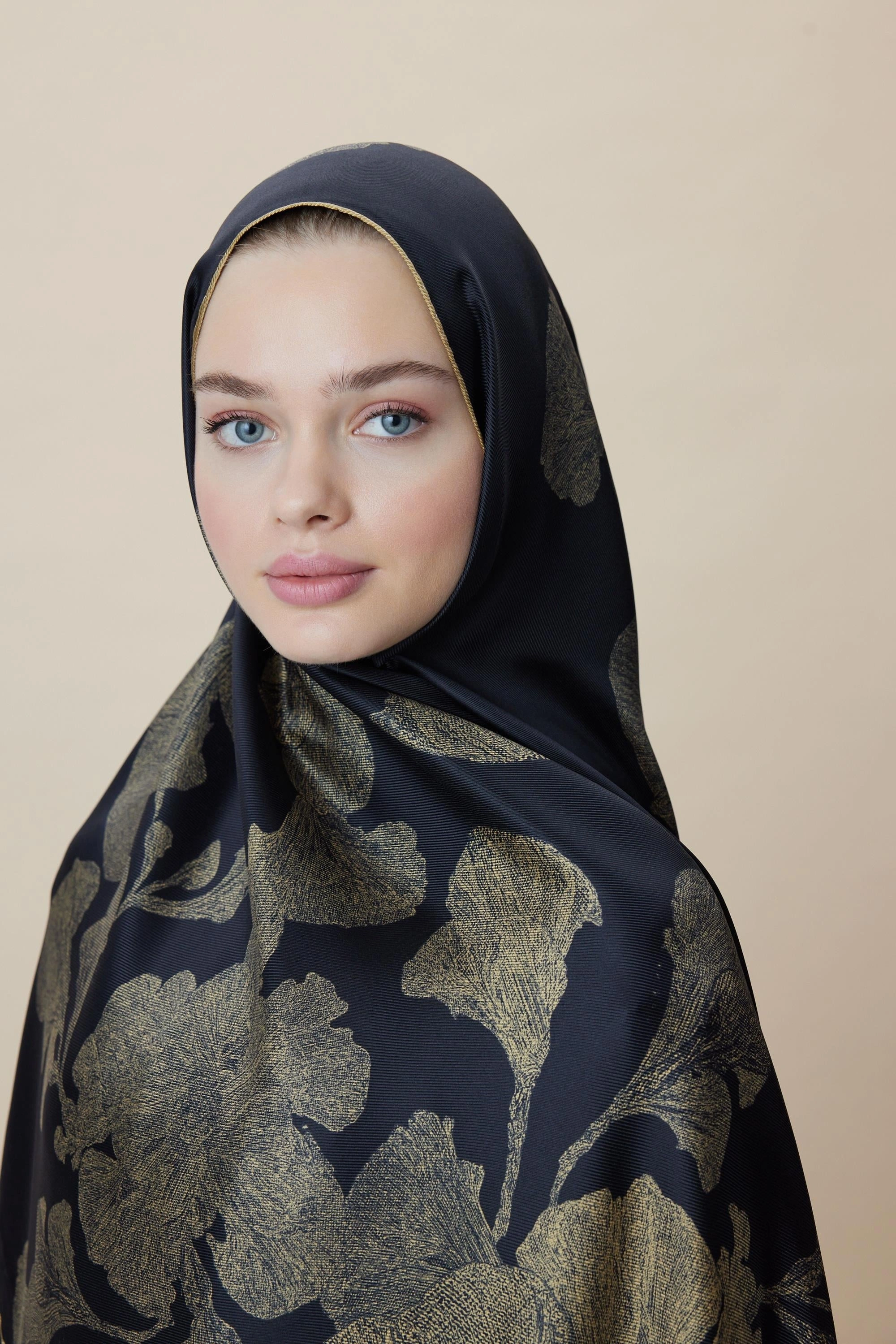 Maisa FARAH MULBERRY İPEK ŞAL 70*190 - GOLD SİYAH